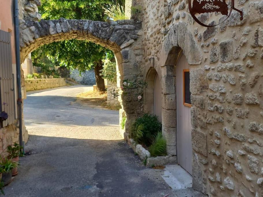 Le Clos Du Rempart - 2 A 4 Pers. Saint-Restitut Exteriér fotografie